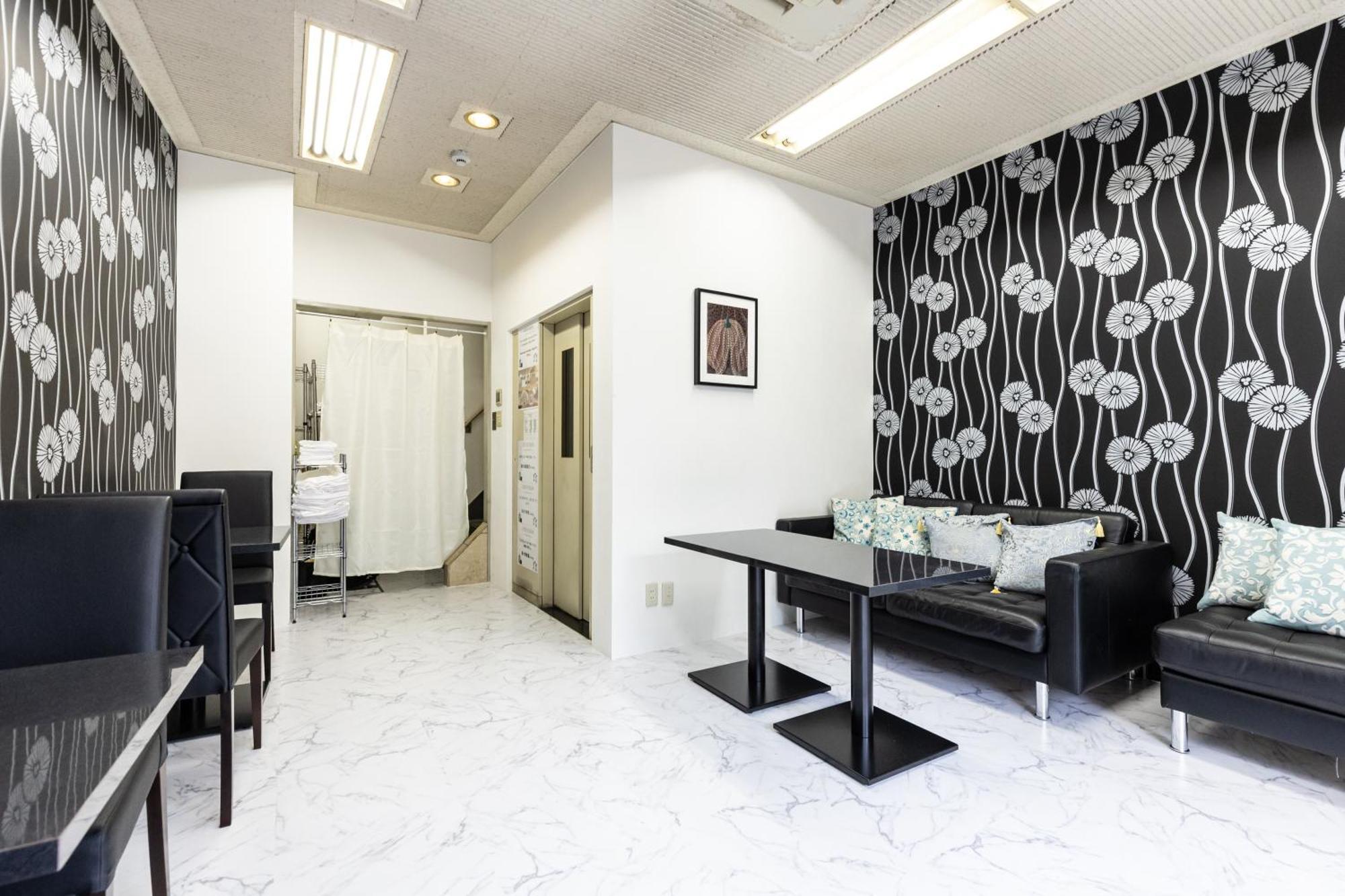 Premier Namba なんば駅徒歩3分 3 Mins Walk From Namba Station 7rooms Billiards Table 2baths 4toilets アパート