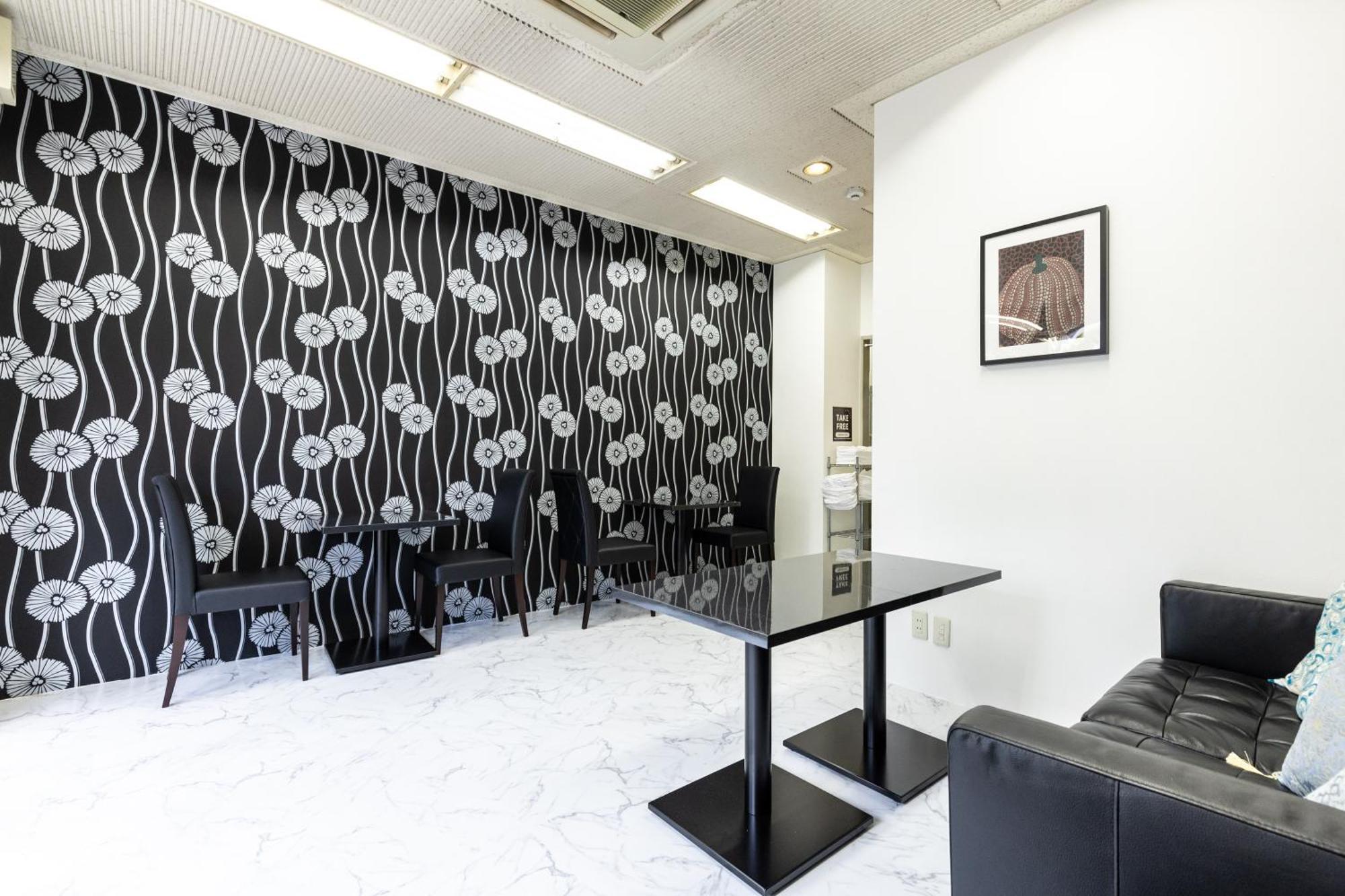 Apartment Premier Namba なんば駅徒歩3分 3 Mins Walk From Namba Station 7rooms Billiards Table 2baths 4toilets Ōsaka