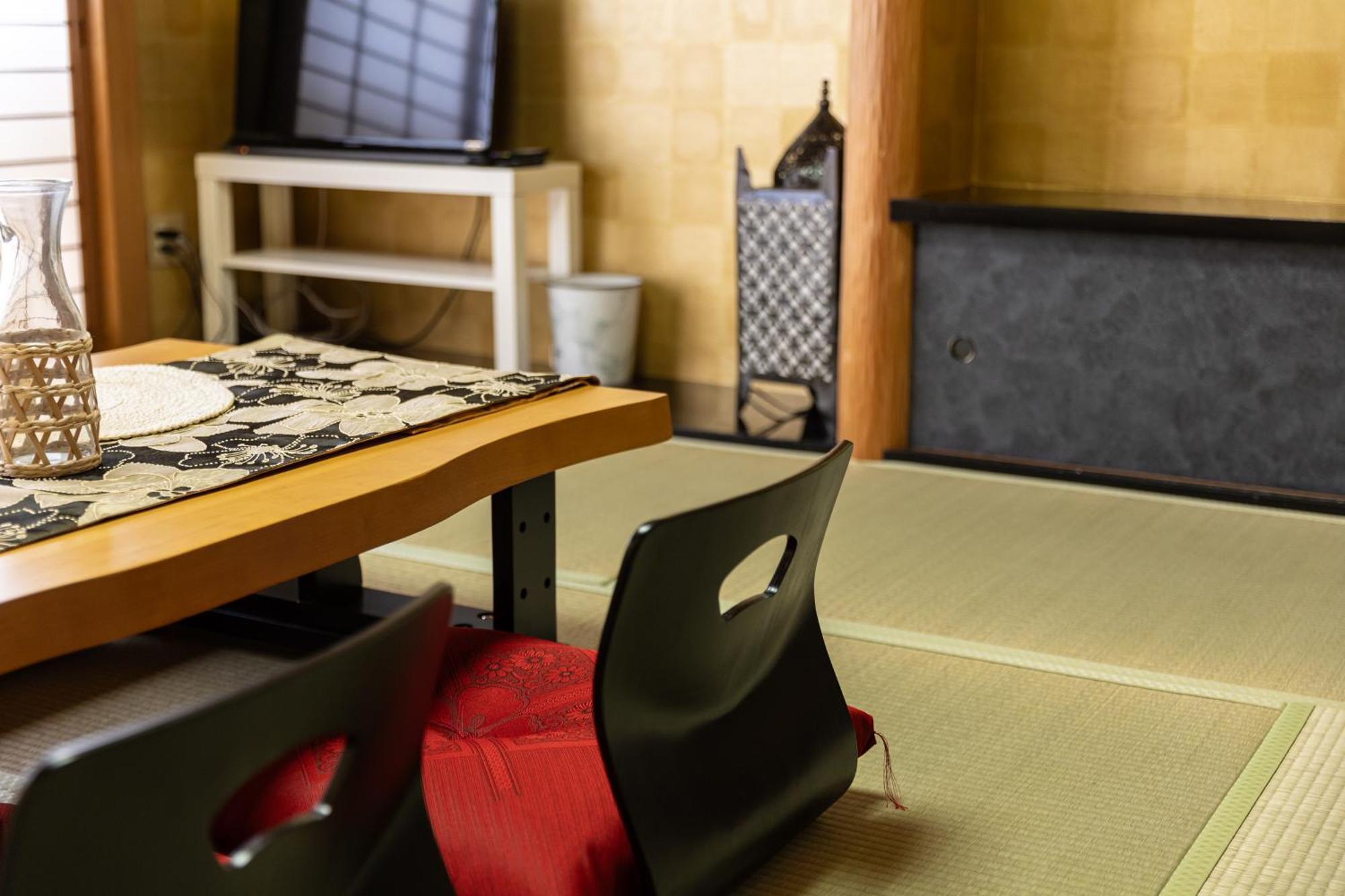 Premier Namba なんば駅徒歩3分 3 Mins Walk From Namba Station 7rooms Billiards Table 2baths 4toilets Apartment *