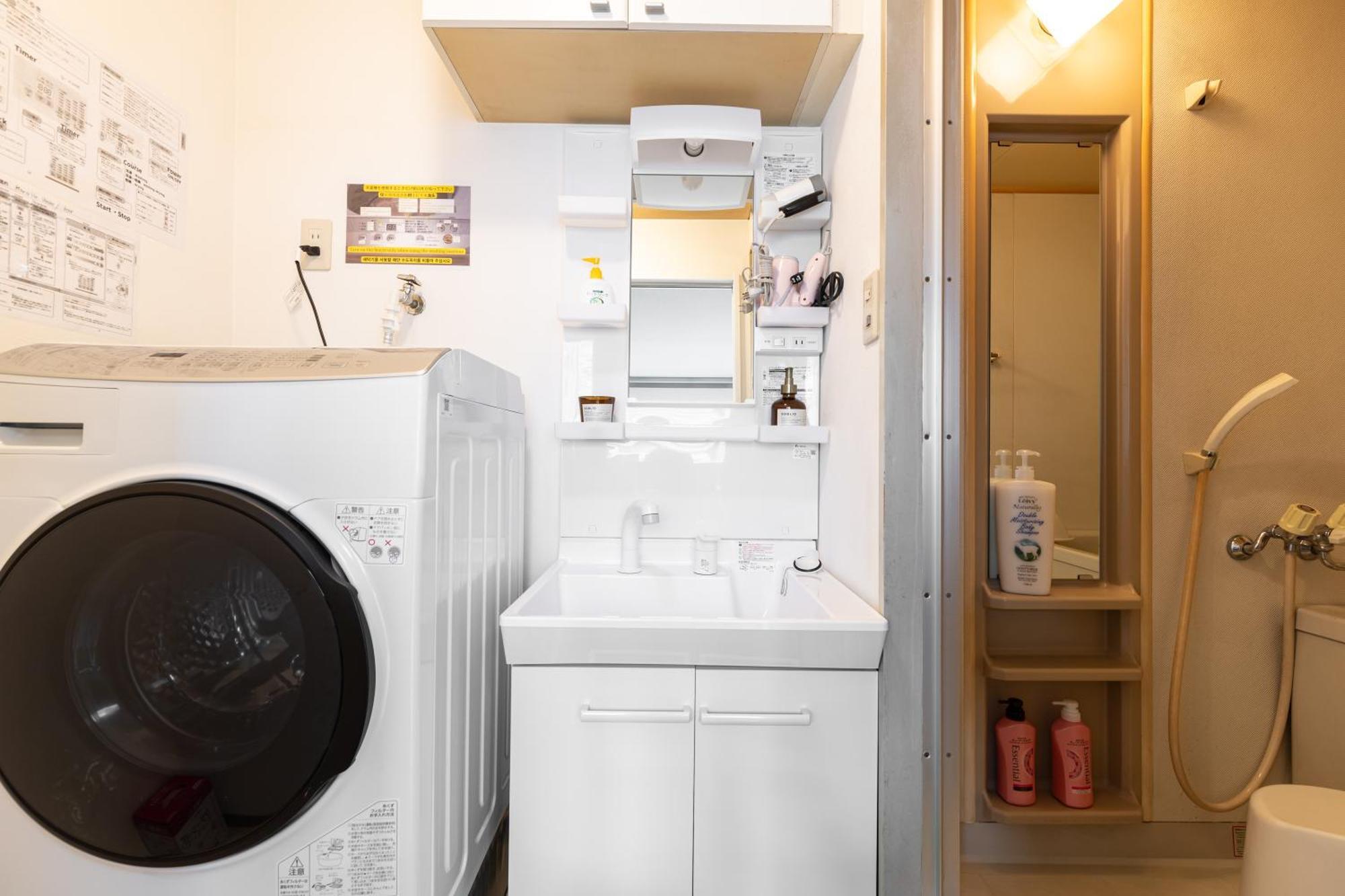 Premier Namba なんば駅徒歩3分 3 Mins Walk From Namba Station 7rooms Billiards Table 2baths 4toilets Apartment